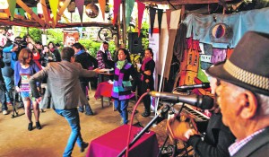 Baile al ritmo de las quintas porteñas en la Plaza Sotomayor