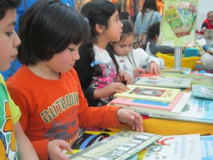 Para la mañana: Leer junto a los niños en Matucana 100