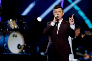 Esta noche: Rick Astley en el Parque Araucano