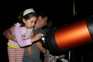 Astrónomos aficionados: prepararse para el eclipse de febrero