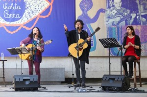 Homenaje a Violeta Parra en Santiago