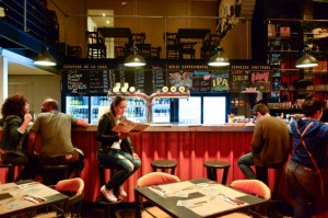 Festejar el Día de la Cerveza toda la semana en Kross Bar