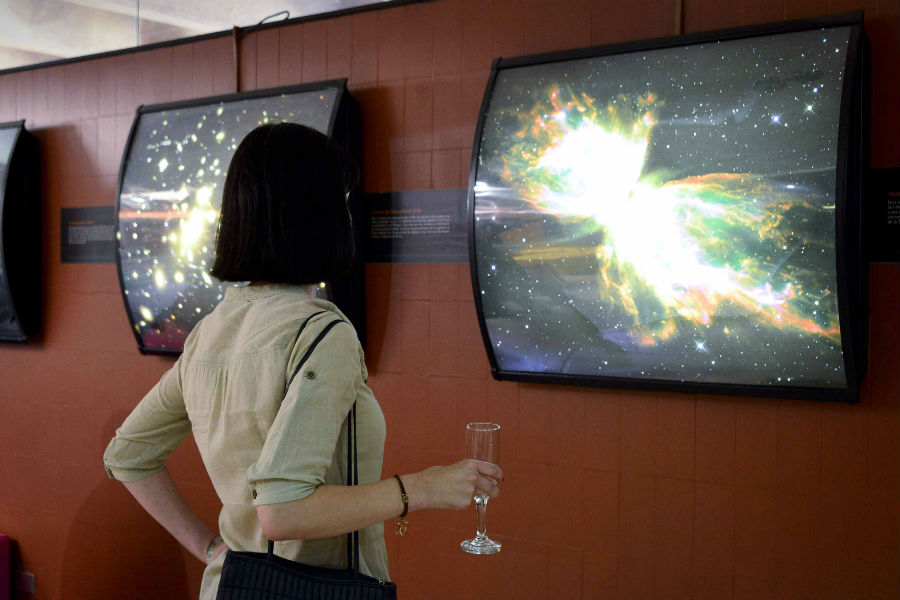 Estrellas & Burbujas en el Planetario: El Universo y una copa te esperan este sábado