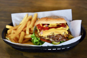 Hamburguesas al paso en Santiago: rápidas y sabrosas