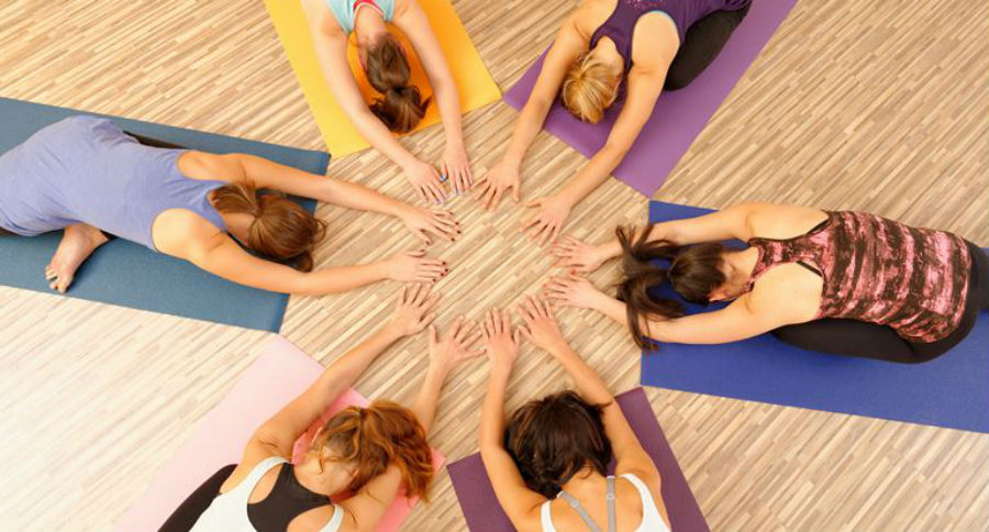 Fiesta flúor por el Día Internacional del Yoga