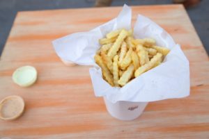 Fries & Bites: el nuevo palacio de la fritanga en Bellavista
