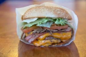 Wally’s: las hamburguesas más rápidas, ricas y frescas de la ciudad