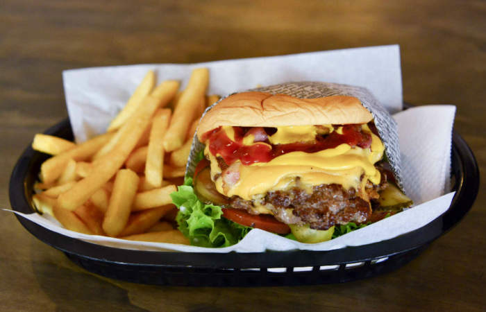 Holy Moly: las hamburguesas más adictivas llegaron a Lastarria