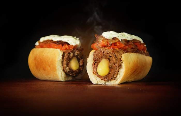 Burgerdog, la mezcla entre hamburguesa y hot dog que la rompe en Providencia