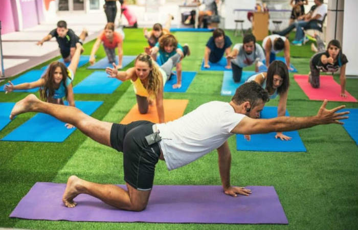 Gratis: clases de yoga y vitrineo saludable en una feria navideña en barrio Italia