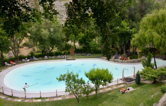10 refrescantes piscinas para capear al calor en Santiago