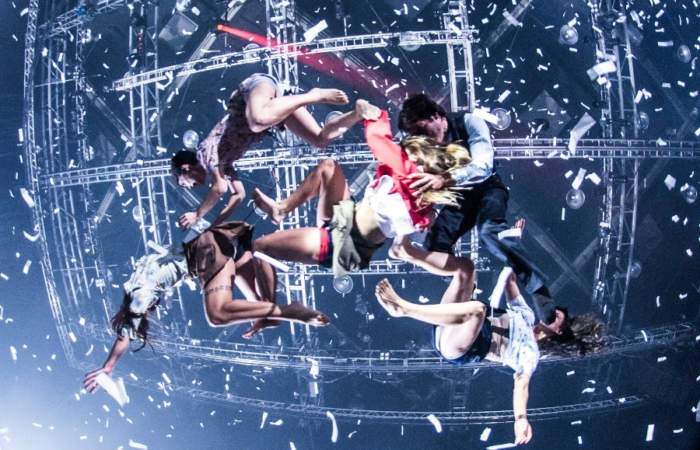 Fuerza Bruta está de vuelta en Chile con Wayra, un impresionante espectáculo en 360°