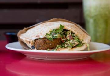 Sajj – Shawarmas & Bar: Una picada de Medio Oriente en Ñuñoa