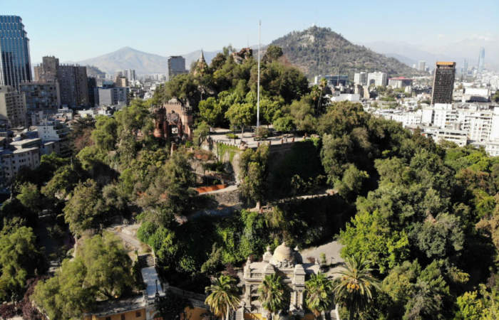 Celebra los 478 años de la fundación de Santiago jugando en el cerro Santa Lucía