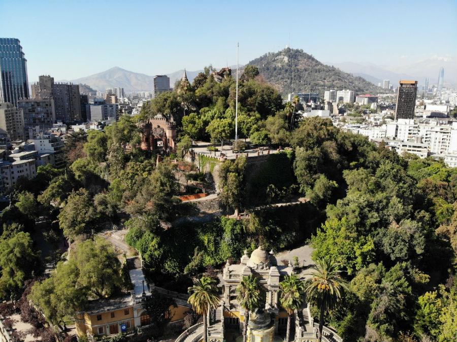 Celebra los 478 años de la fundación de Santiago jugando en el cerro Santa Lucía