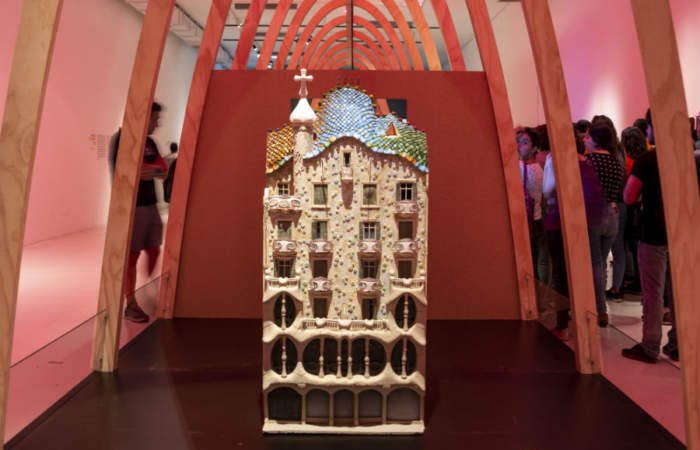 Gratis: La muestra con más de 150 obras originales del arquitecto catalán Antoni Gaudí