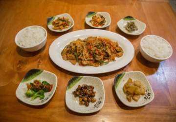 Banchan Nara: El nuevo restaurante coreano con platos veggies de Recoleta