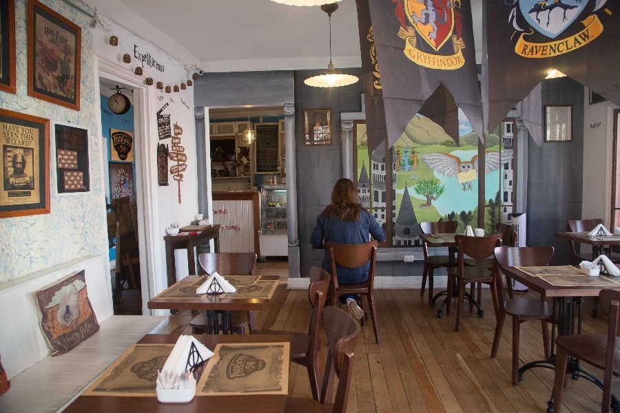 Plataforma 516: La primera cafetería de Chile inspirada en Harry Potter