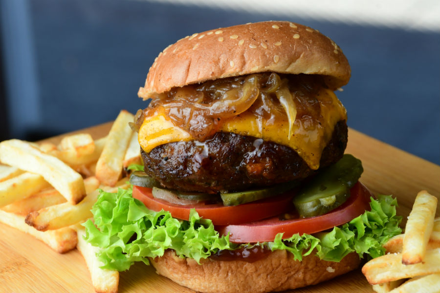 Regalarán más de 300 hamburguesas en el lanzamiento de Efecto Burger