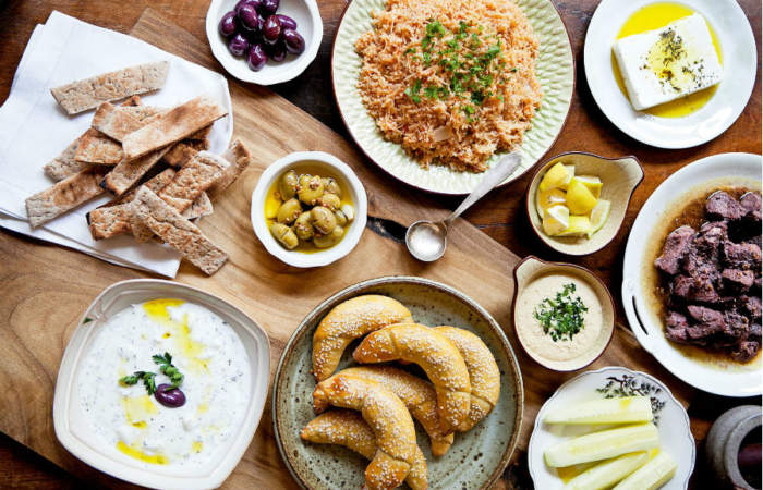 Una clase de cocina mediterrána con La Chipriota en el barrio Yungay