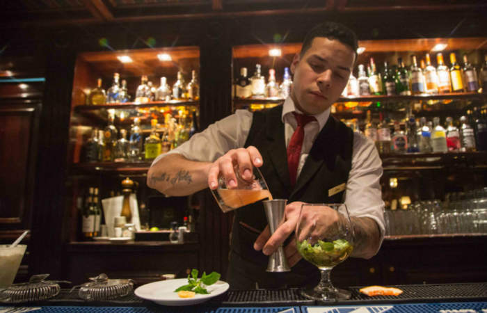 De barra en barra: los mejores bares para ir solo