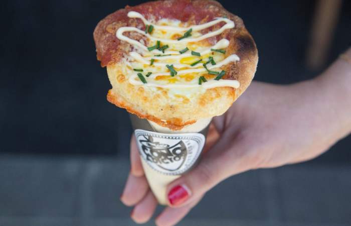 Cono Adictos: Puro placer dentro de un cono de masa de pizza