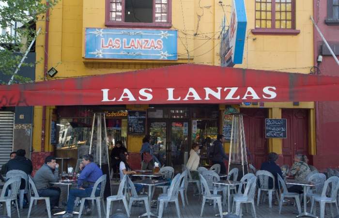 Las Lanzas: el delivery de una de las fuentes de soda más emblemáticas de Santiago