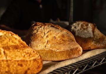 Las panaderías de Santiago que llevan pan recién horneado a la puerta de tu casa