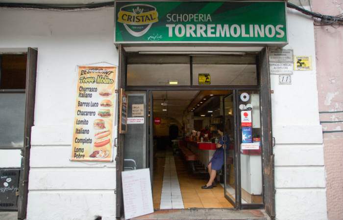 Reabre Torremolinos, la clásica y querida fuente de soda del barrio Lastarria