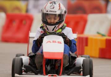 En el karting gratuito de Eliseo Salazar los niñas y niñas soñarán con ser pilotos de Fórmula 1