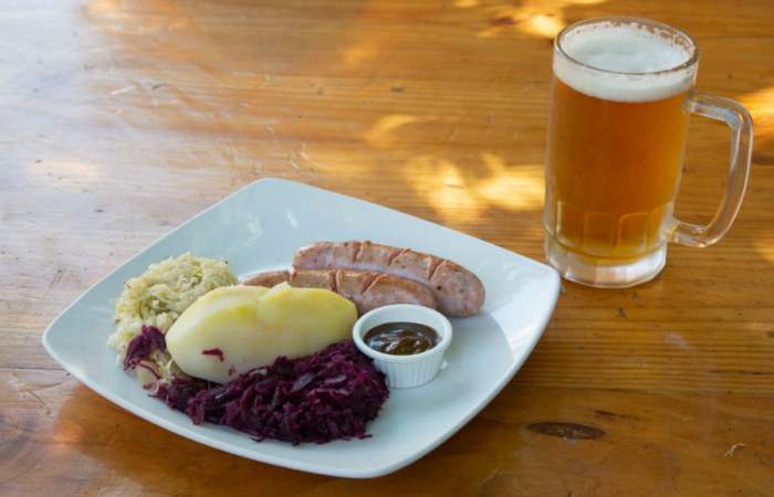 Gastronomía alemana y refrescantes cervezas en el imperdible restaurante Munich de Malloco