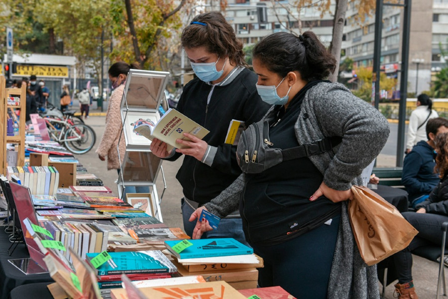 La feria con libros chilenos que se tomará Av. Providencia