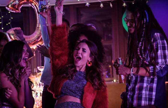 Más allá de la fiesta: lo sobrenatural se une a la comedia en la nueva cinta de Netflix