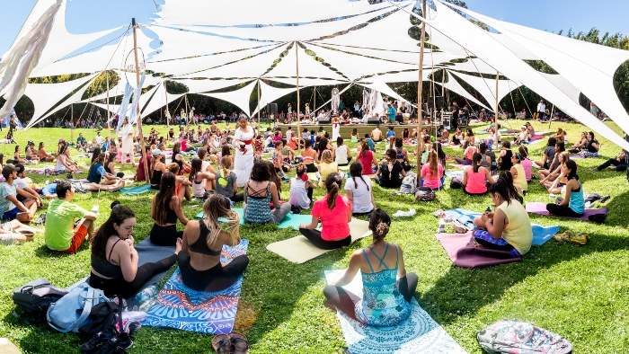 Wanderlust: el festival de yoga más grande del mundo vuelve al Parque Araucano