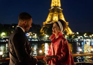 Emily en París: la Ciudad Luz se vuelve a teñir de comedia, enredo y romance en la temporada 2 de la serie de Netflix