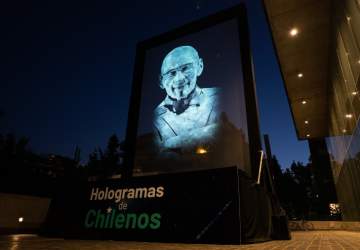 Hologramas gigantes de El agente topo y la astrónoma María Teresa Ruiz se proyectarán en Santiago