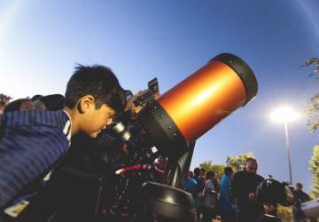 Astropalooza: un festival de astronomía gratuito y familiar en el centro de Santiago