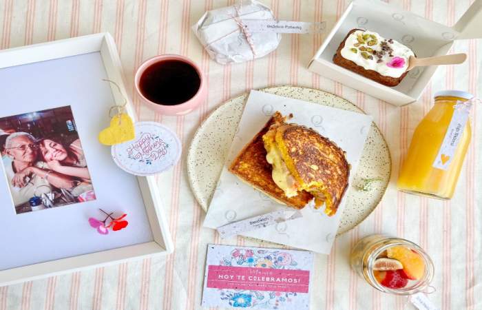 Los desayunos a domicilio más tentadores para regalar el Día de la Madre