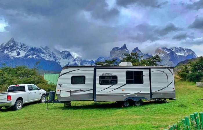 La increíble casa rodante que puedes arrendar por Airbnb para recorrer la Patagonia chilena
