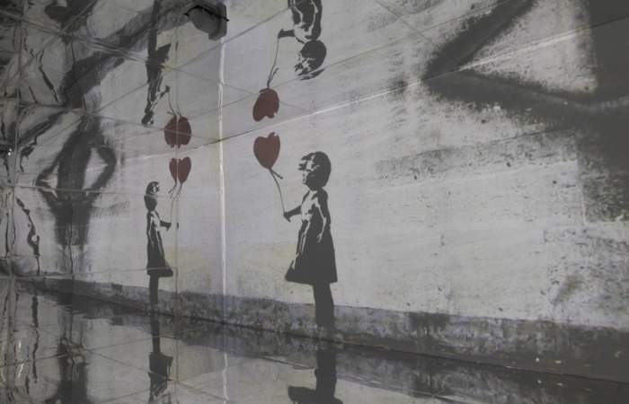 Ya puedes comprar las entradas para la esperada exposición en Chile de Banksy, el enigmático rey del arte callejero