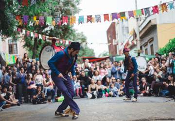 Flor de Esquina prenderá las calles del barrio Yungay con sus shows familiares y a la gorra