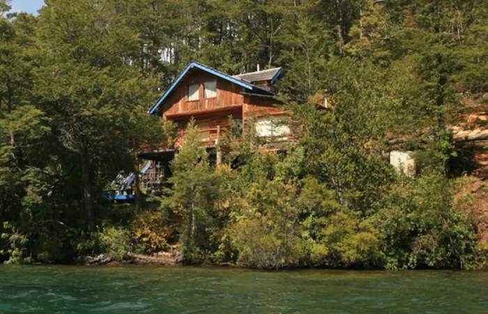 La cabaña en una isla privada en el sur que puedes arrendar con Airbnb
