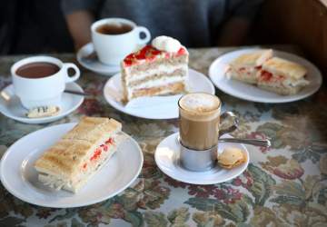 Pastelería California: un salón de té en Irarrázaval como los de antaño