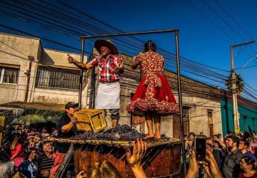 Las Pipas de Einstein traerá el campo a las calles de Santiago con su fiesta de la vendimia
