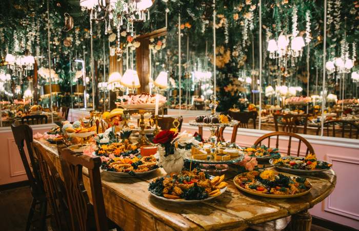 Wonderland Café: el mágico rincón de Lastarria lleno de antigüedades y referencias a Alicia en el País de las Maravillas