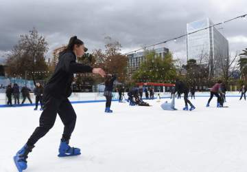 Ya puedes volver a patinar en la pista de hielo del Parque Araucano