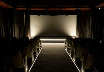 Con funciones gratis todas las semanas: Ñuñoa inaugura una sala de cine municipal