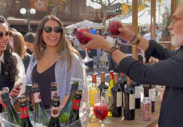 Con entrada gratis, food trucks y más de 40 viñas: así será la fiesta del Día del Vino 2022 que se tomará la calle en Providencia