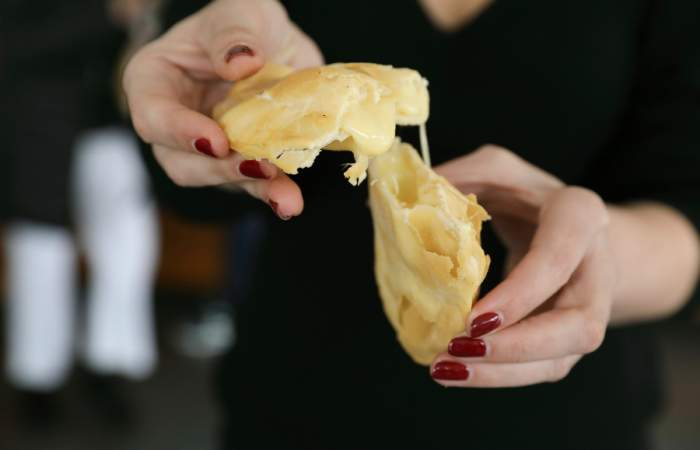 La Mil Hoja: empanadas fritas a $ 1.000 y pastelería chilena que quita el sueño