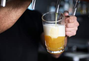 Doble salud: los bares para ir a celebrar el Día de la Cerveza y el IPA Day